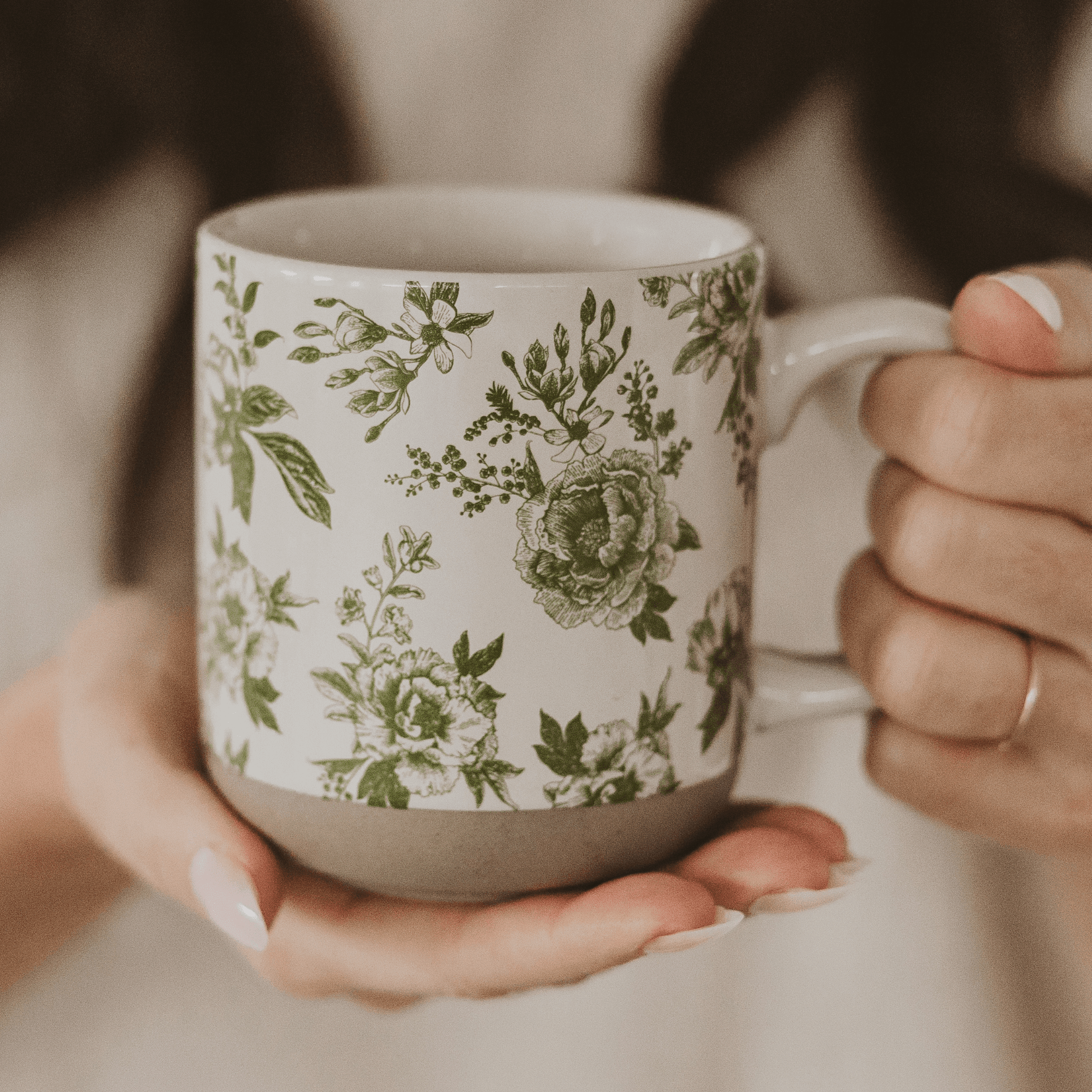 Green Delft 14 oz Stoneware Coffee Mug - Armand’s Maison & Marché