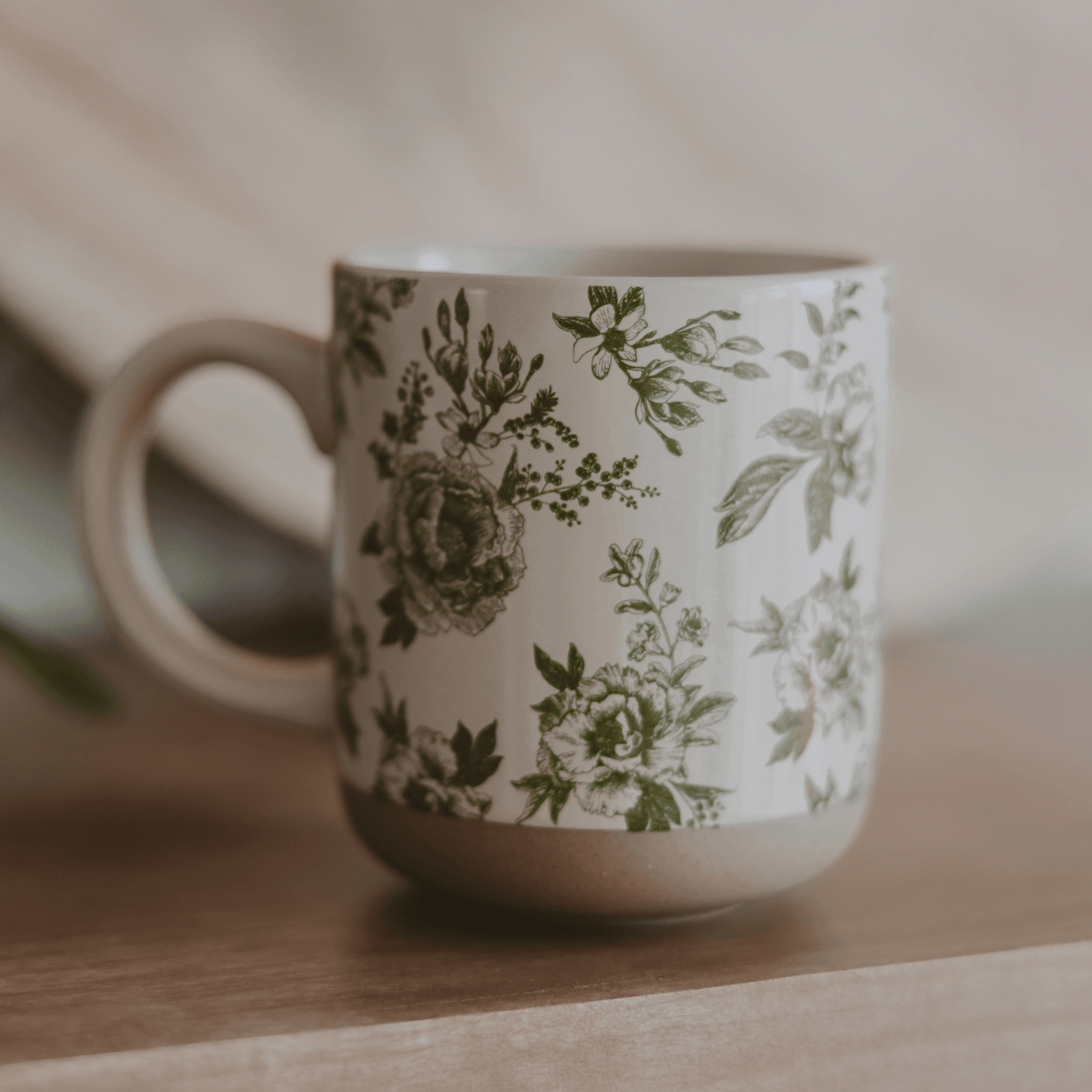 Green Delft 14 oz Stoneware Coffee Mug - Armand’s Maison & Marché