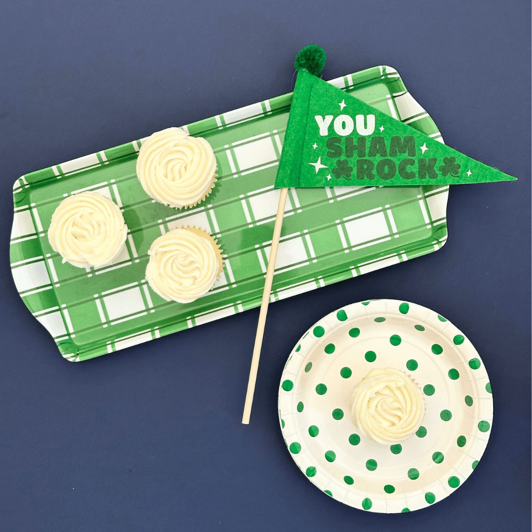 Green Plaid Gingham Melamine Party Tray – 15.25" Reusable Serving Tray for Appetizers - Armand’s Maison & Marché